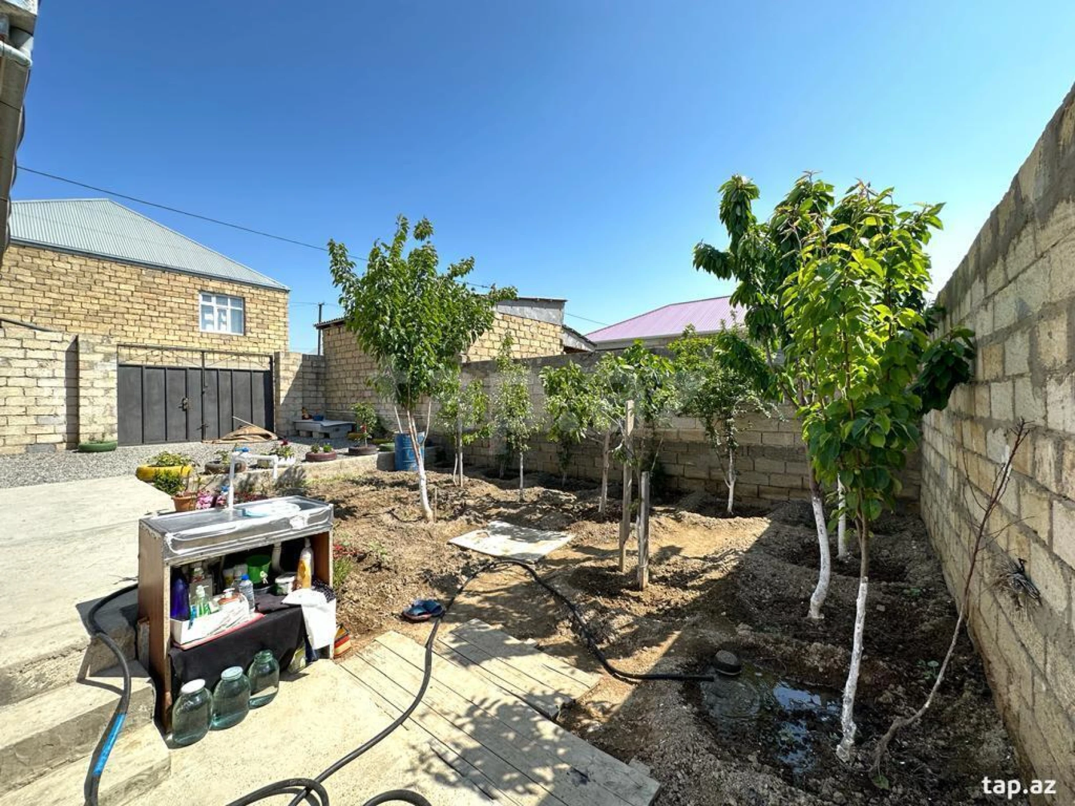 Satılır 2 otaqlı həyət evi