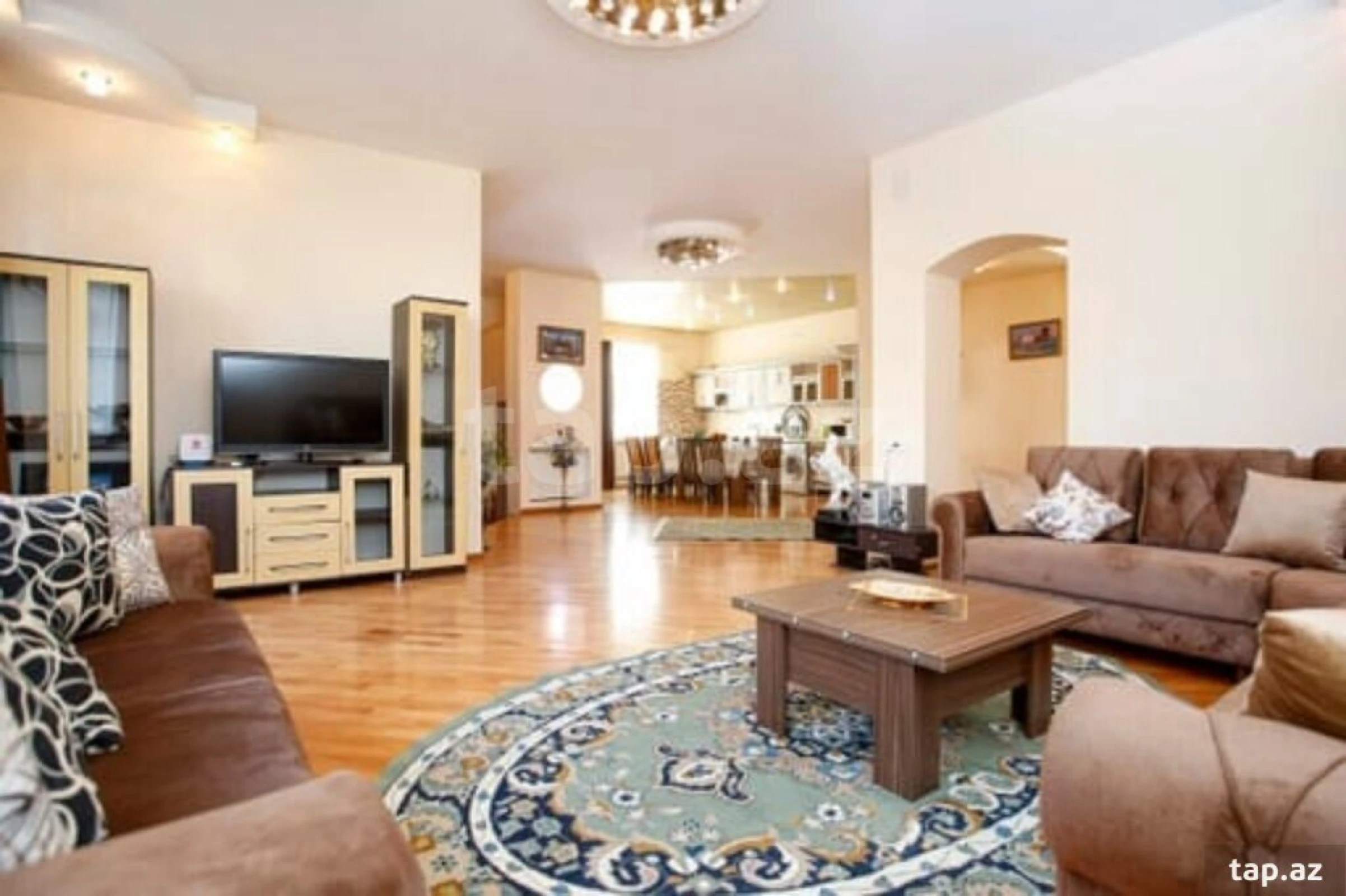 Kirayə verilir 8 otaqlı həyət evi