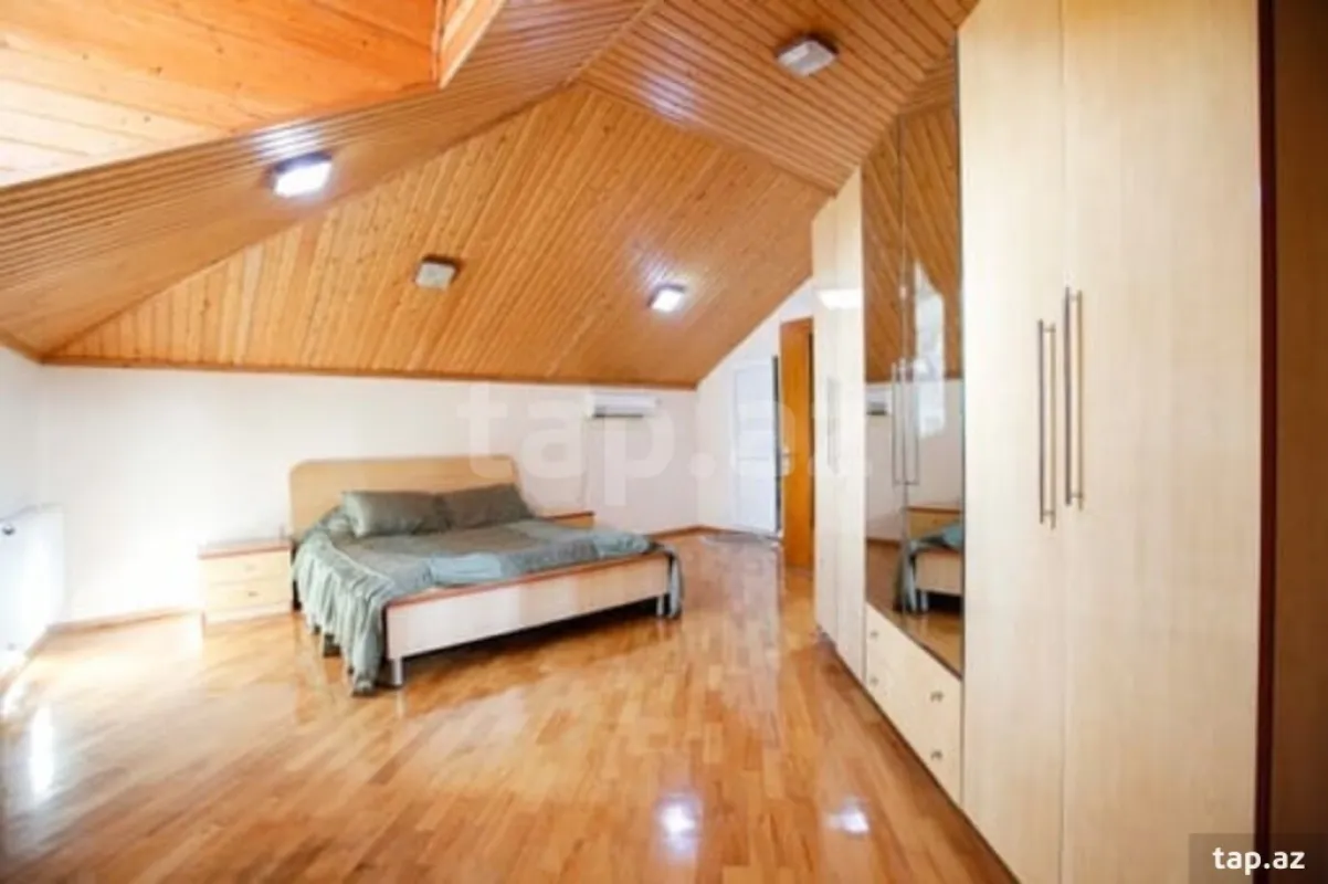 Kirayə verilir 8 otaqlı həyət evi