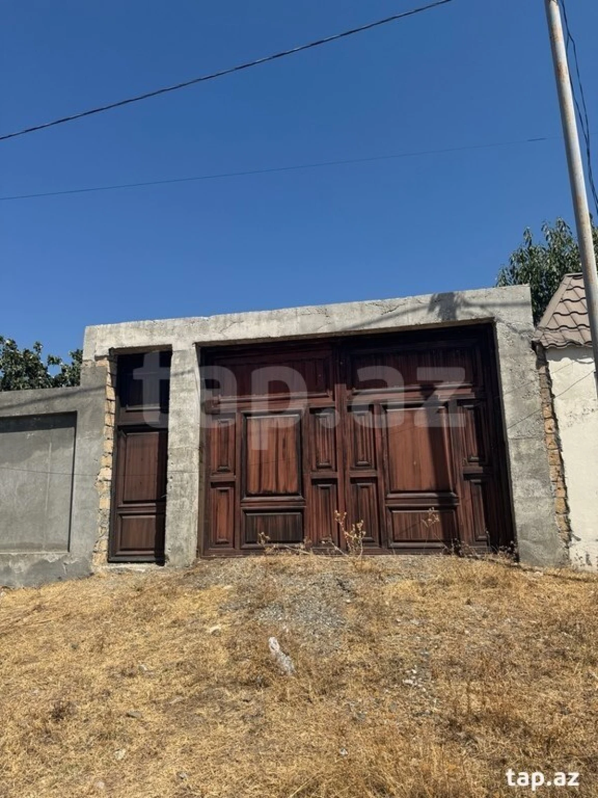 Satılır 9 otaqlı həyət evi