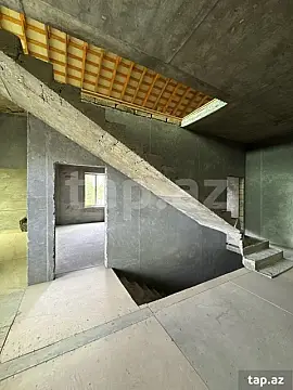 Satılır 9 otaqlı həyət evi