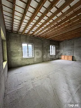 Satılır 9 otaqlı həyət evi