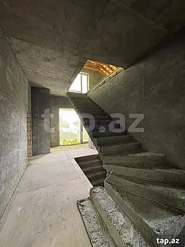 Satılır 9 otaqlı həyət evi