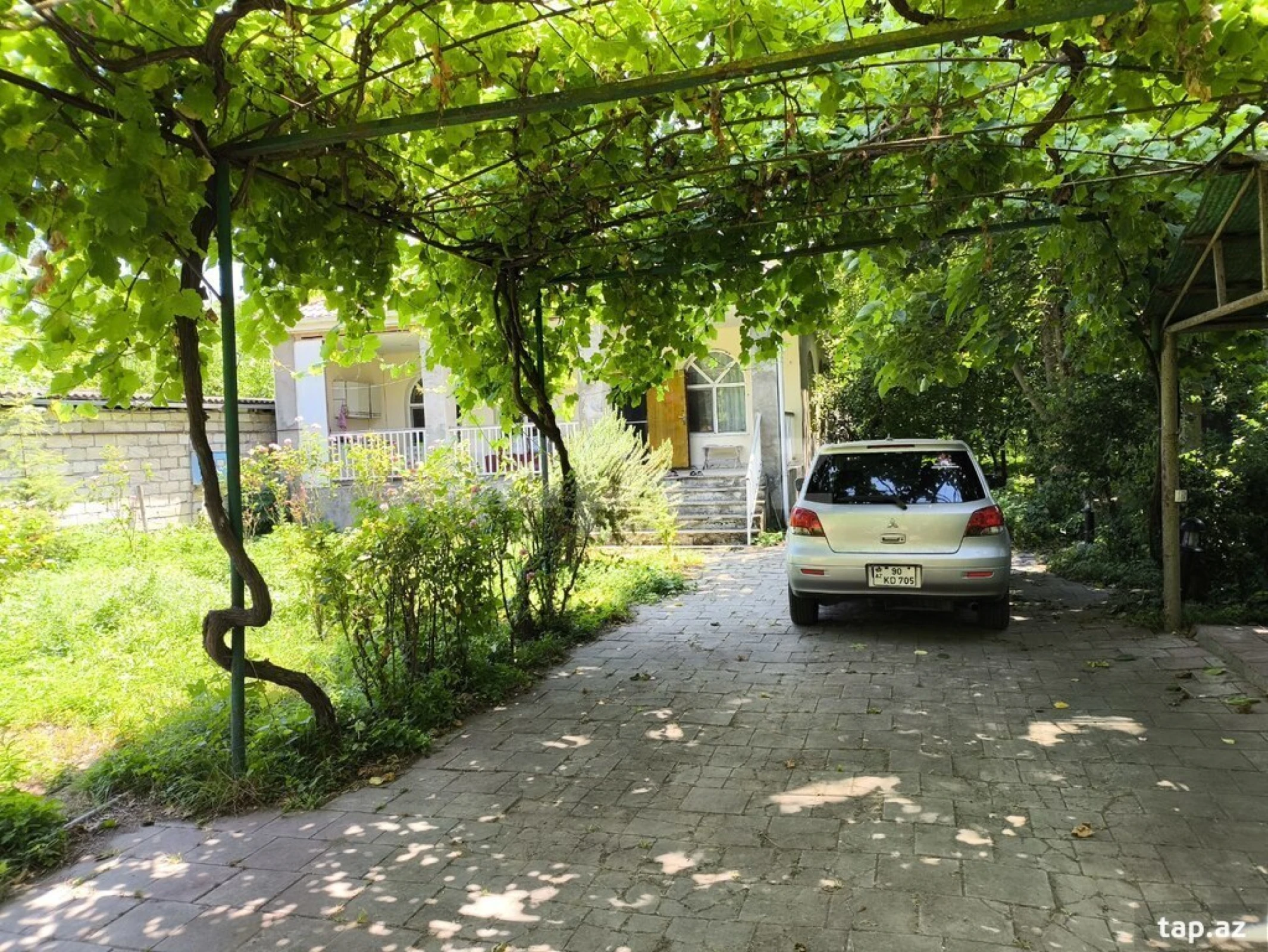 Satılır 4 otaqlı həyət evi