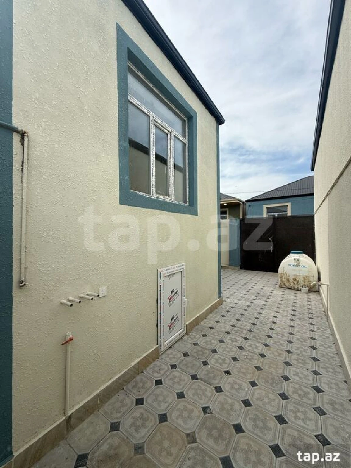 Satılır 3 otaqlı həyət evi