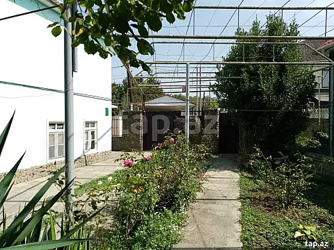 Satılır 5 otaqlı həyət evi