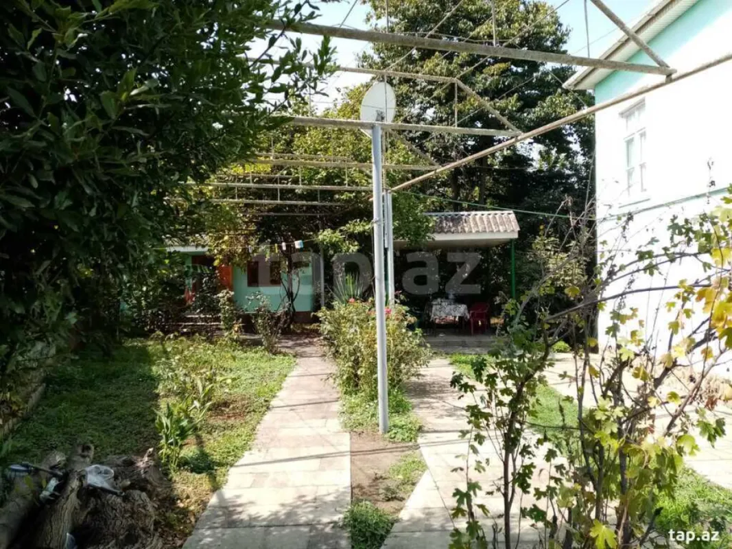 Satılır 5 otaqlı həyət evi