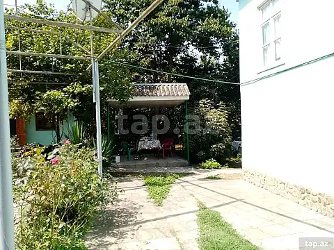 Satılır 5 otaqlı həyət evi