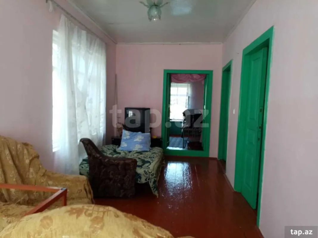 Satılır 5 otaqlı həyət evi