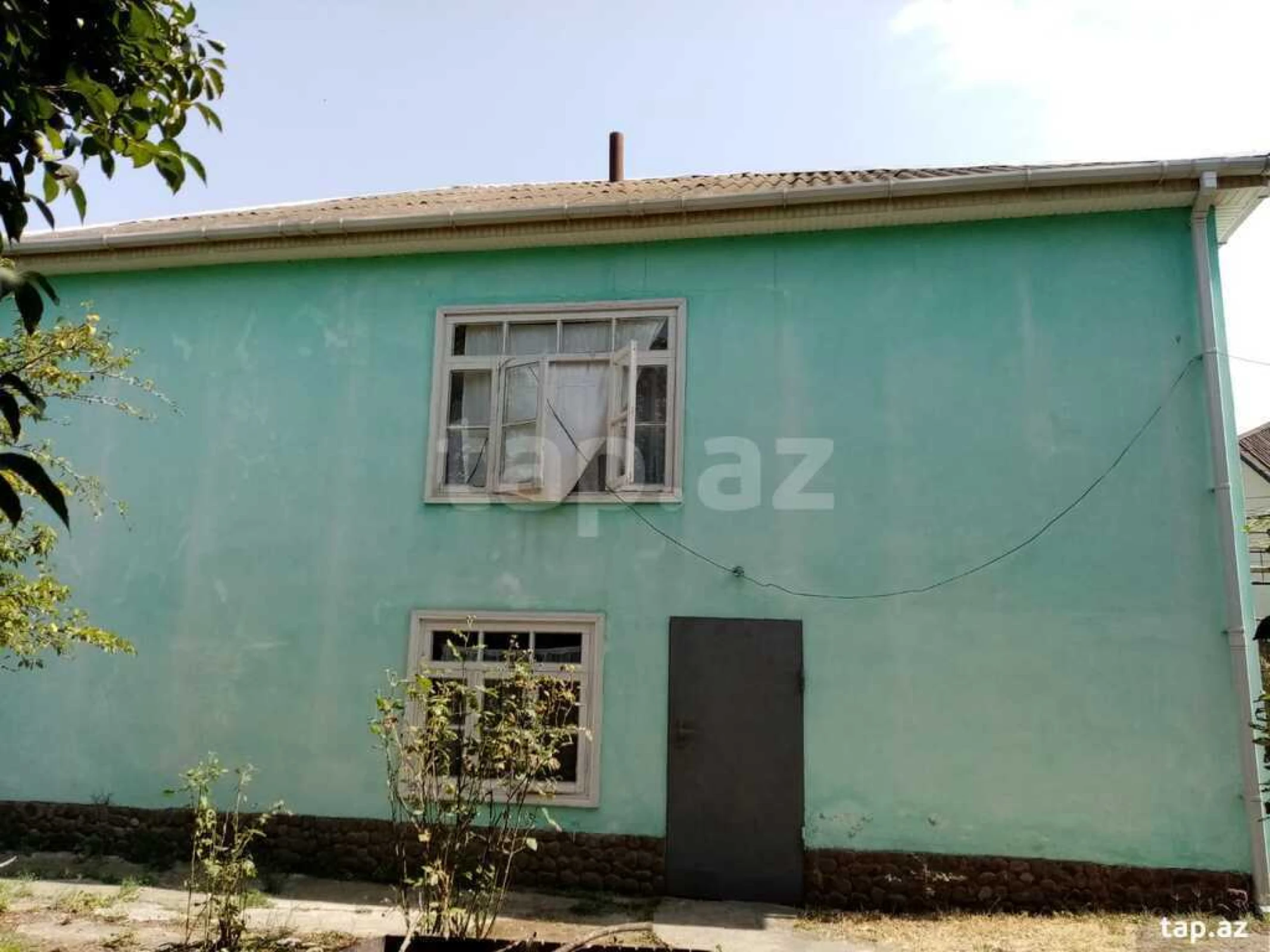 Satılır 5 otaqlı həyət evi