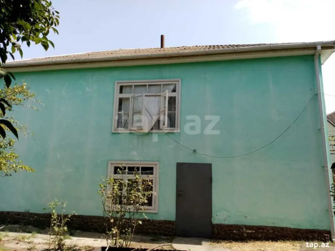 Satılır 5 otaqlı həyət evi