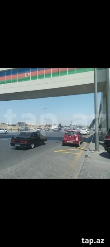 Satılır 8 otaqlı həyət evi