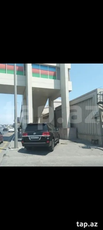 Satılır 8 otaqlı həyət evi