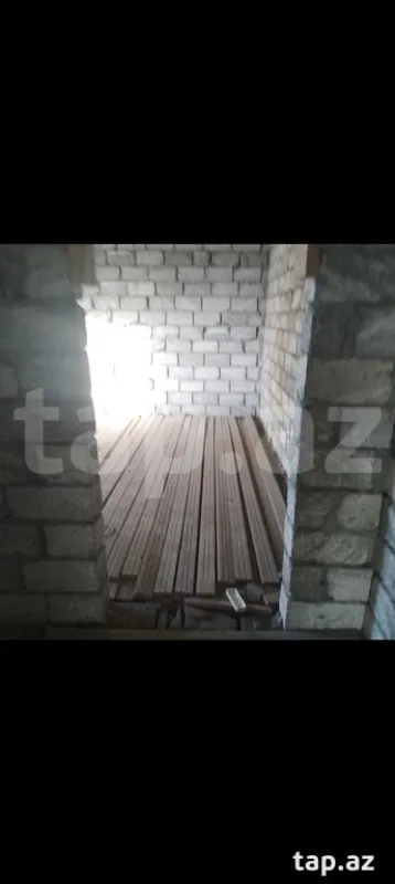 Satılır 8 otaqlı həyət evi