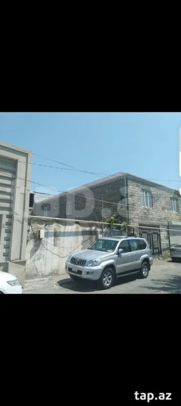 Satılır 8 otaqlı həyət evi