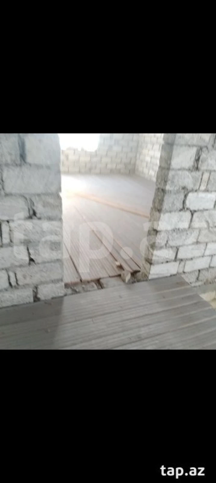 Satılır 8 otaqlı həyət evi