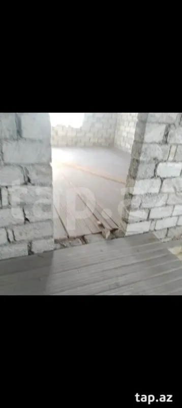 Satılır 8 otaqlı həyət evi