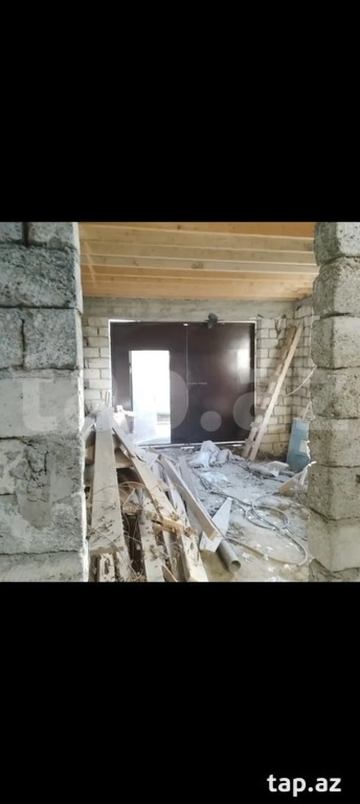 Satılır 8 otaqlı həyət evi