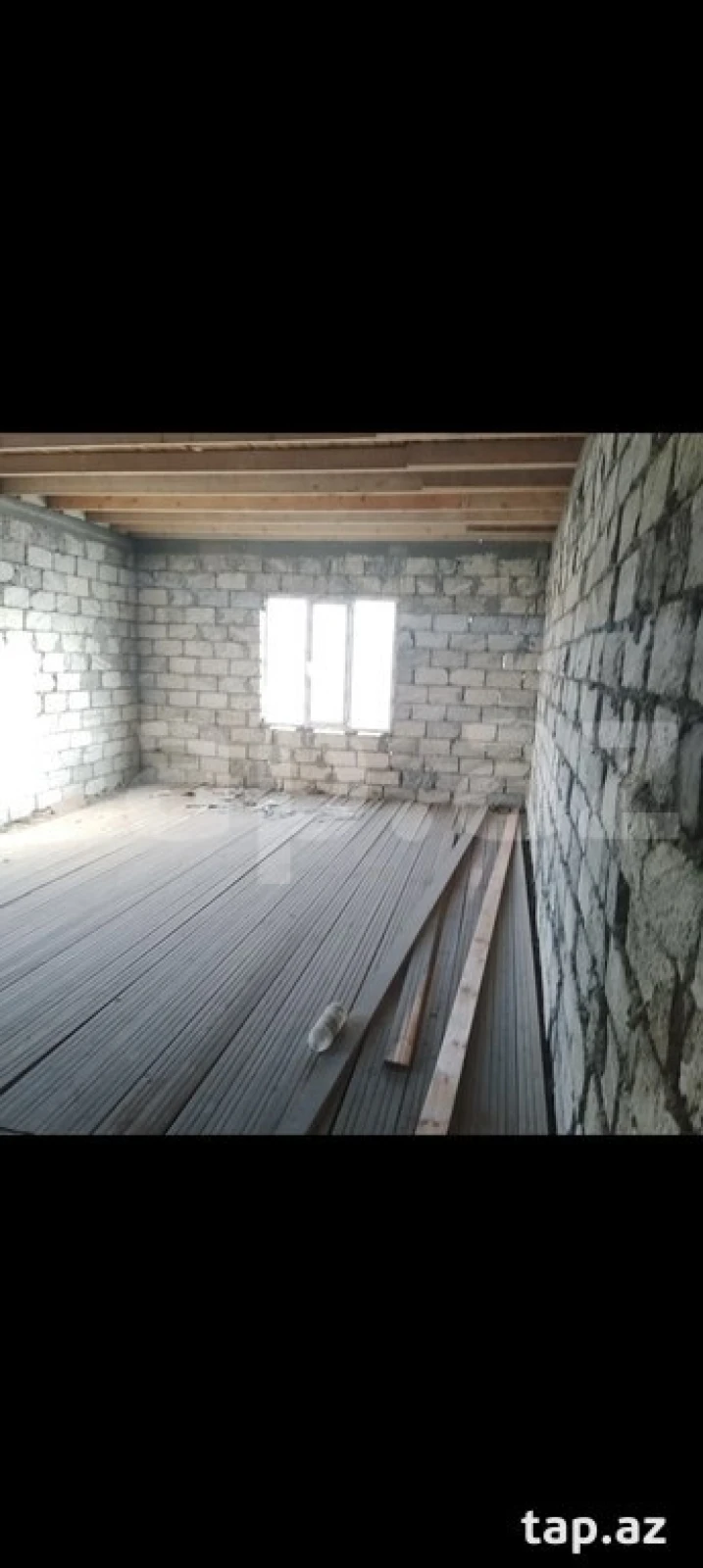 Satılır 8 otaqlı həyət evi