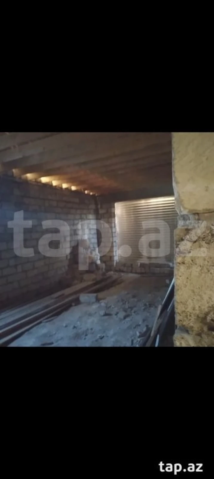 Satılır 8 otaqlı həyət evi