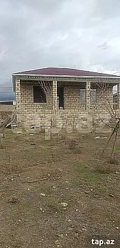 Satılır 4 otaqlı həyət evi