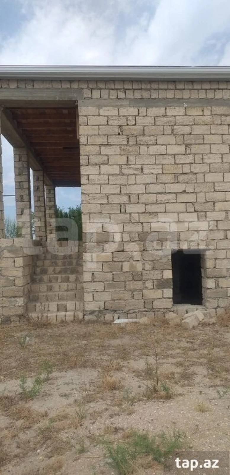 Satılır 4 otaqlı həyət evi