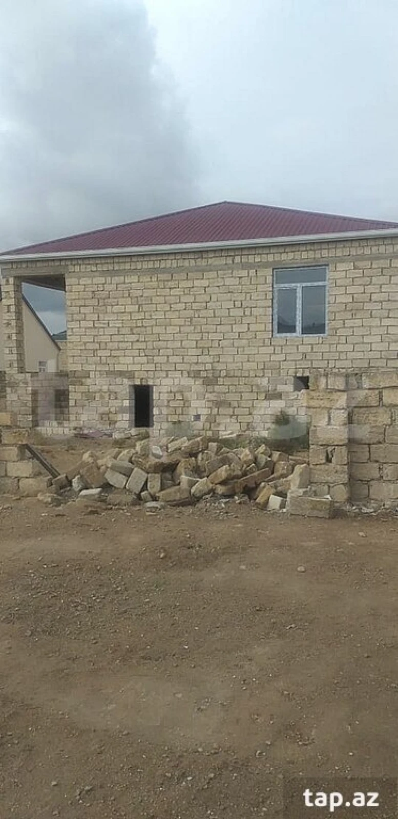 Satılır 4 otaqlı həyət evi