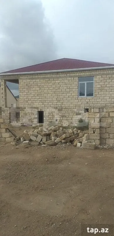 Satılır 4 otaqlı həyət evi