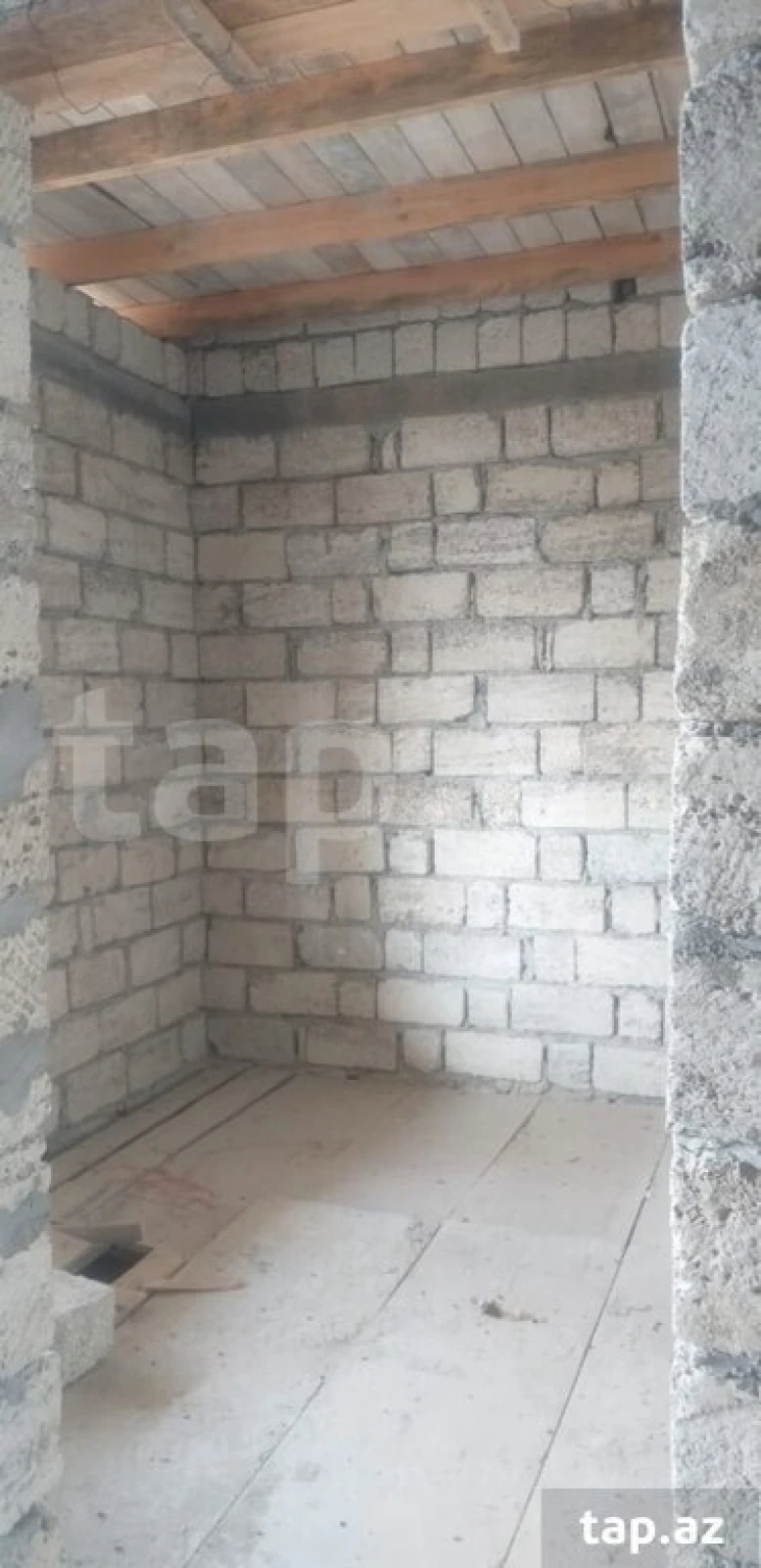 Satılır 4 otaqlı həyət evi