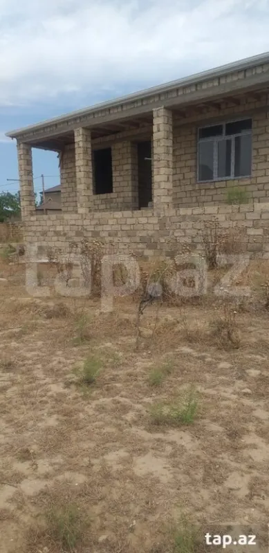 Satılır 4 otaqlı həyət evi