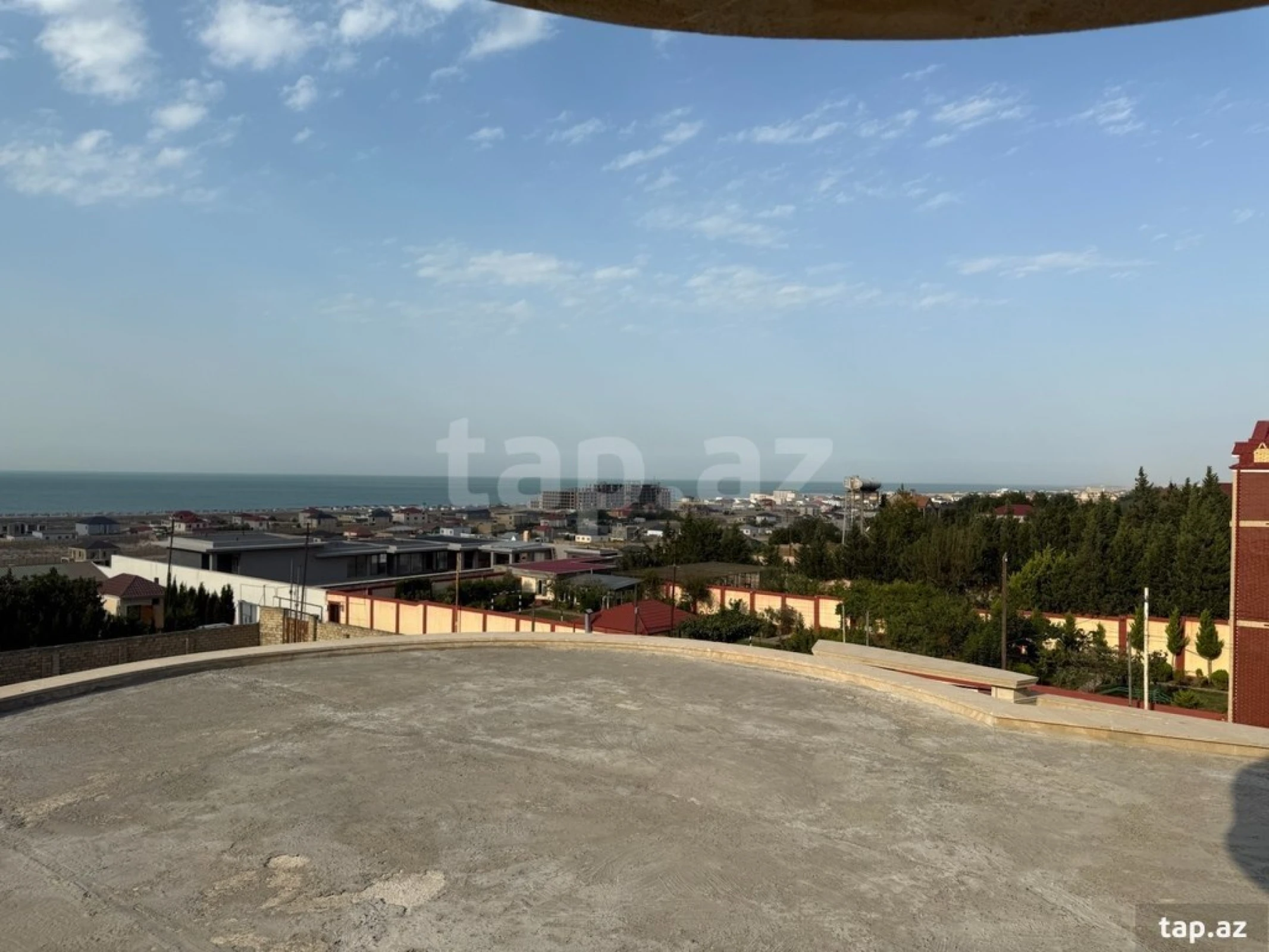 Satılır 6 otaqlı həyət evi