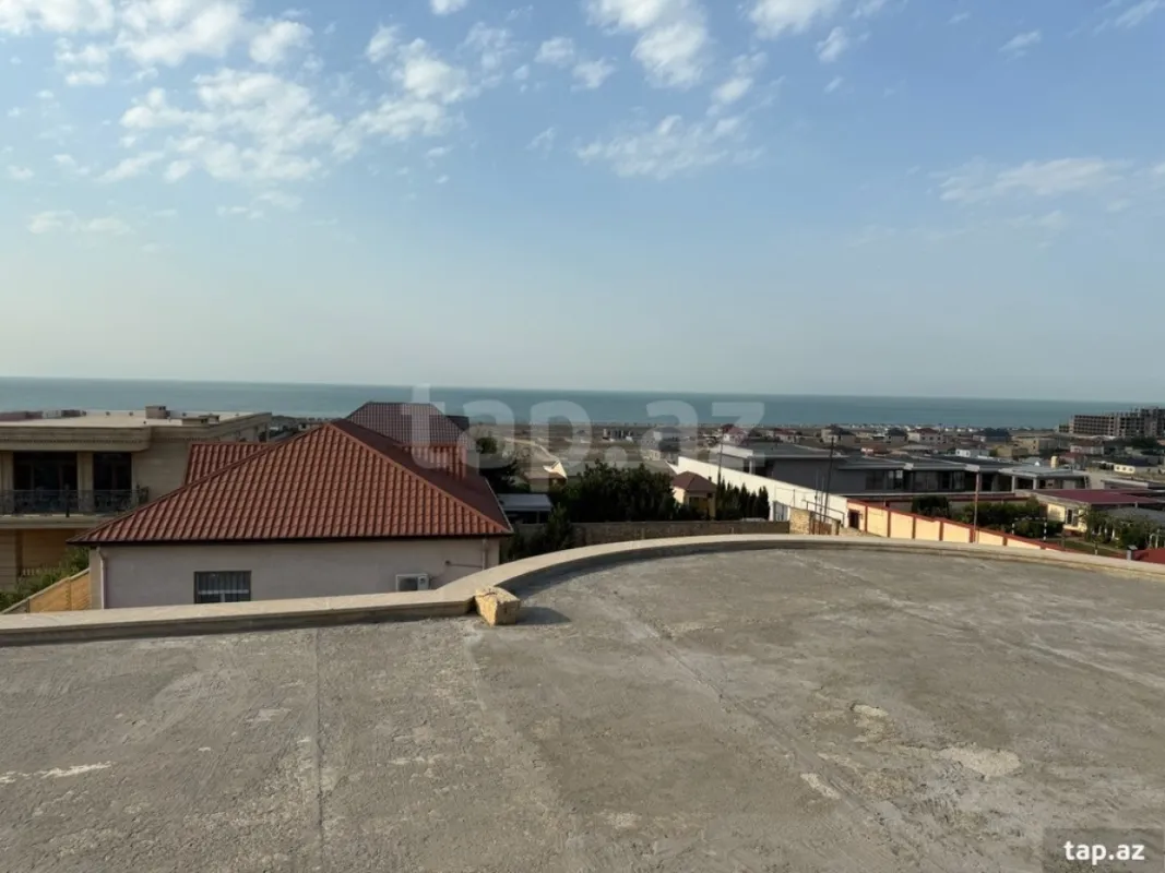 Satılır 6 otaqlı həyət evi