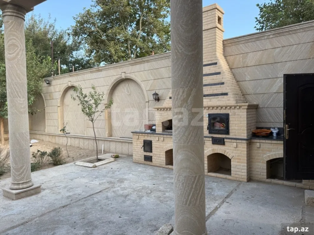 Satılır 6 otaqlı həyət evi