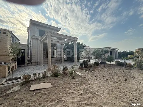 Satılır 6 otaqlı həyət evi
