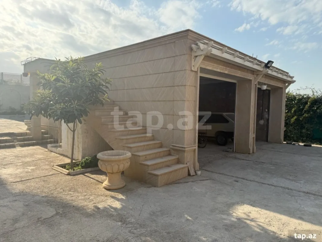 Satılır 6 otaqlı həyət evi