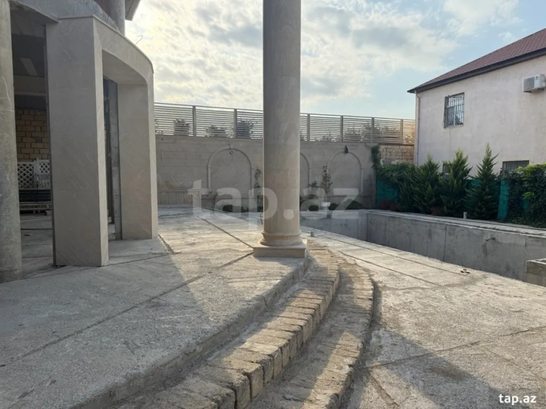 Satılır 6 otaqlı həyət evi