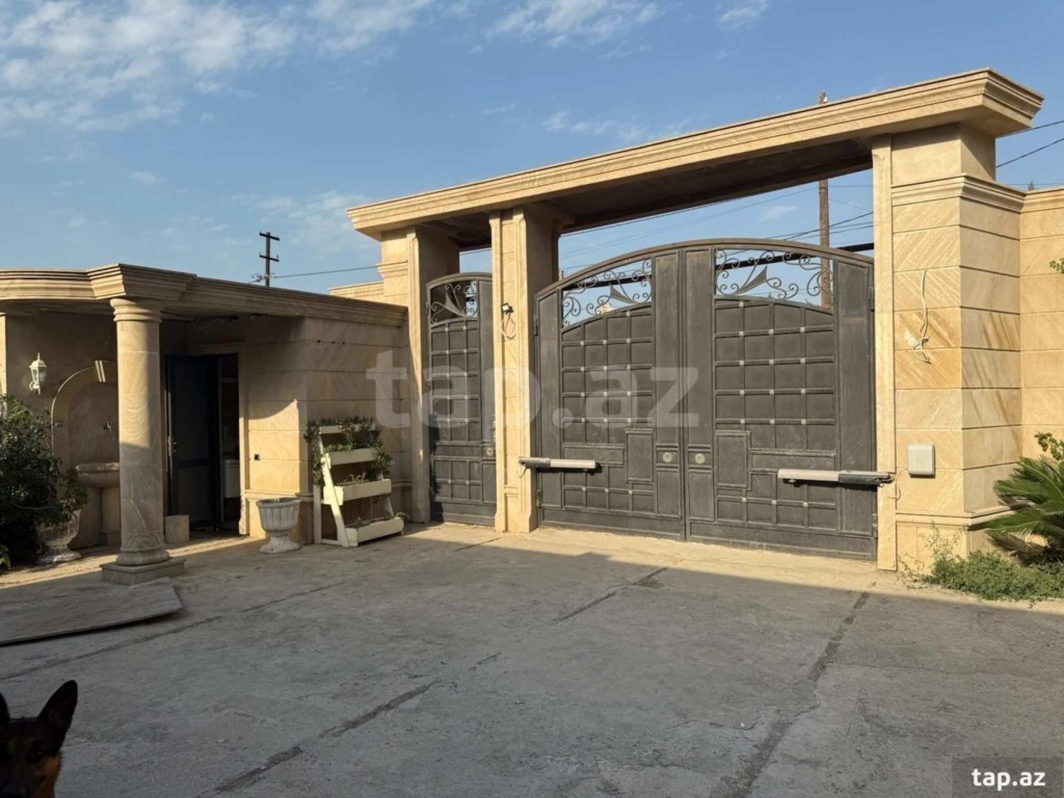 Satılır 6 otaqlı həyət evi