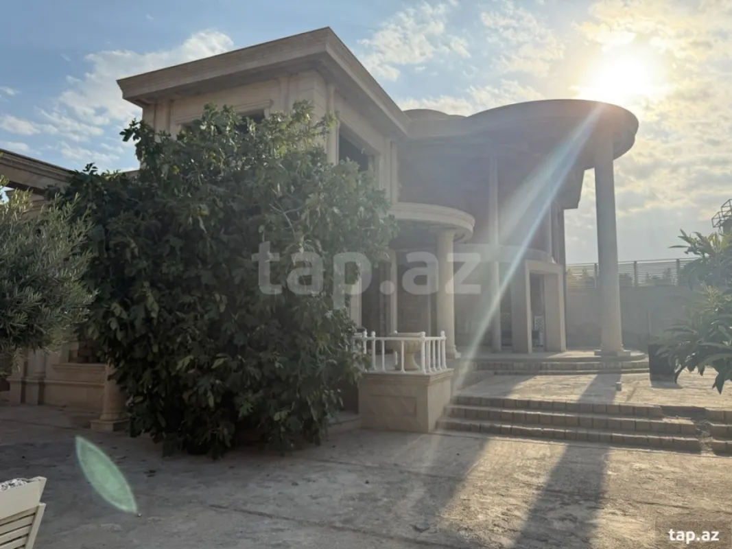 Satılır 6 otaqlı həyət evi