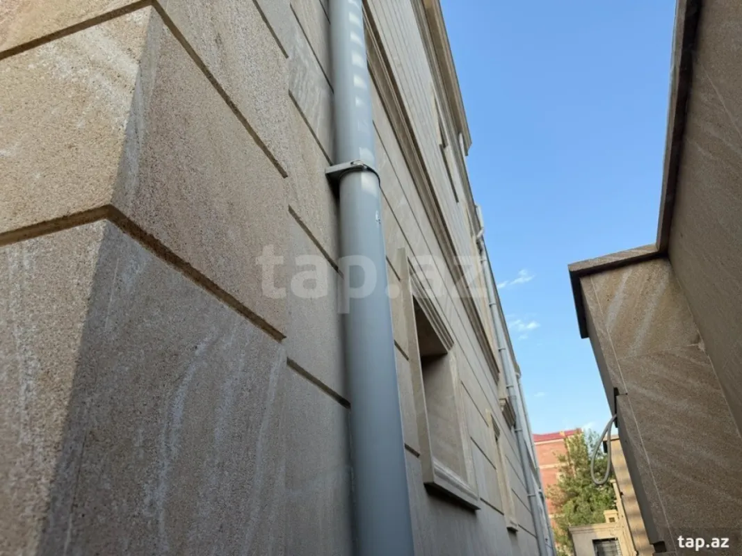 Satılır 6 otaqlı həyət evi