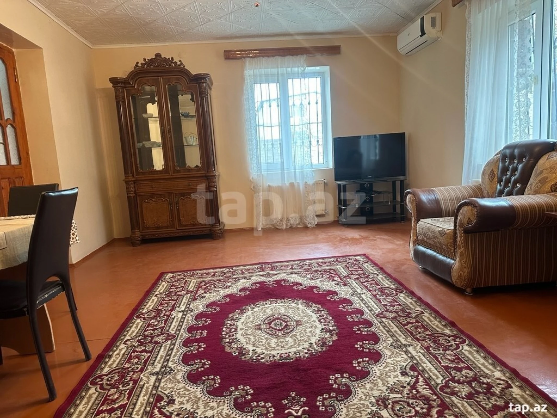 Kirayə verilir 5 otaqlı həyət evi