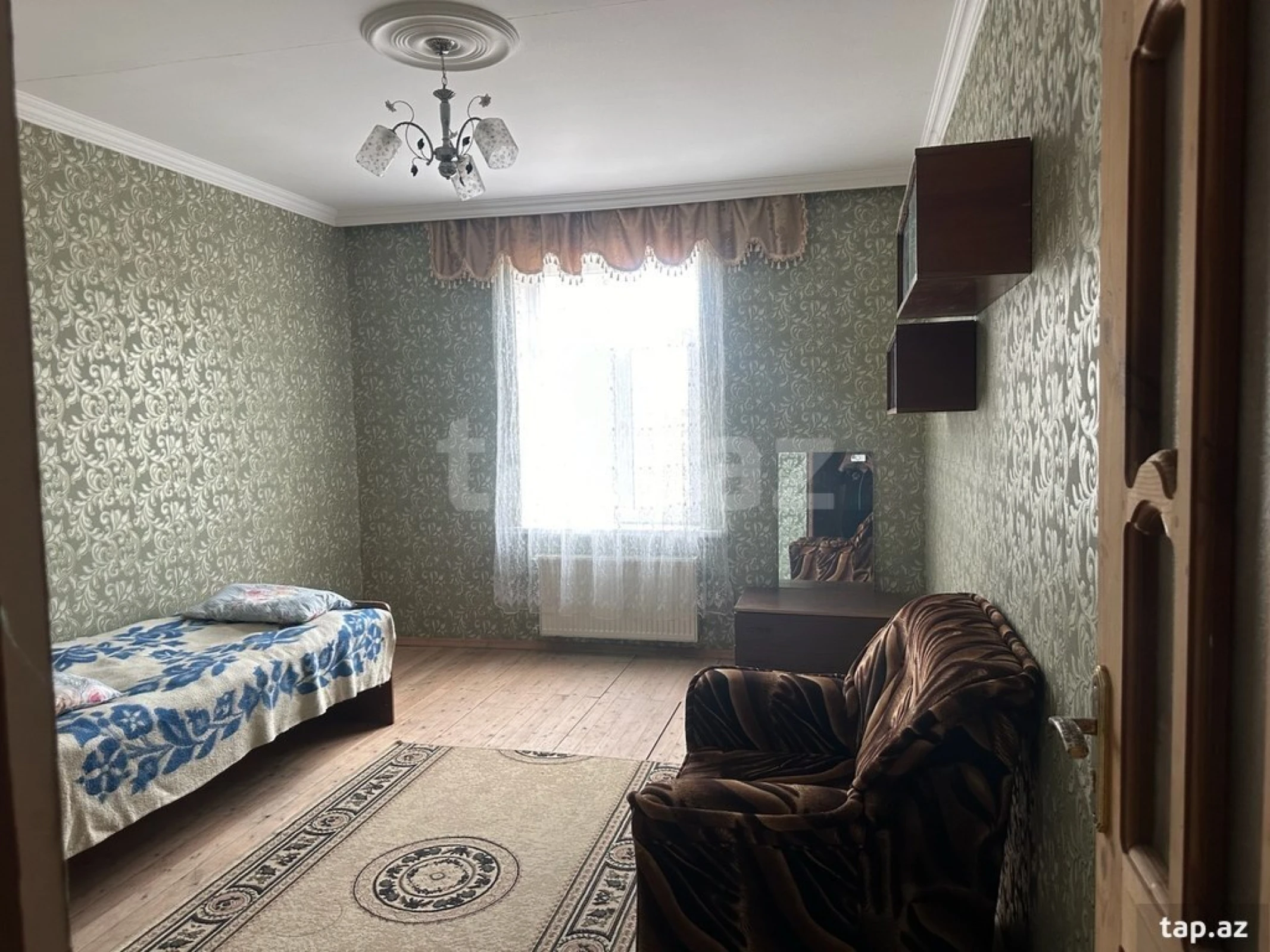 Kirayə verilir 5 otaqlı həyət evi