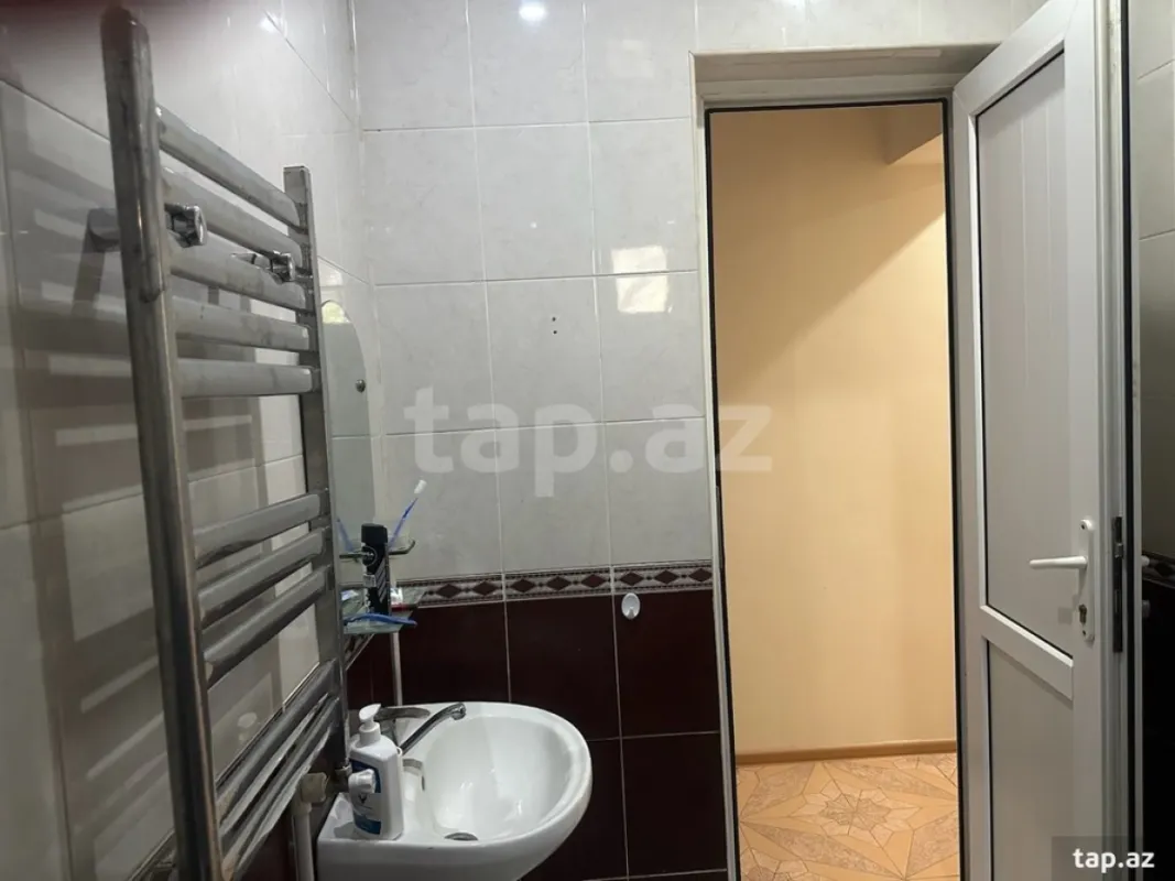 Kirayə verilir 5 otaqlı həyət evi