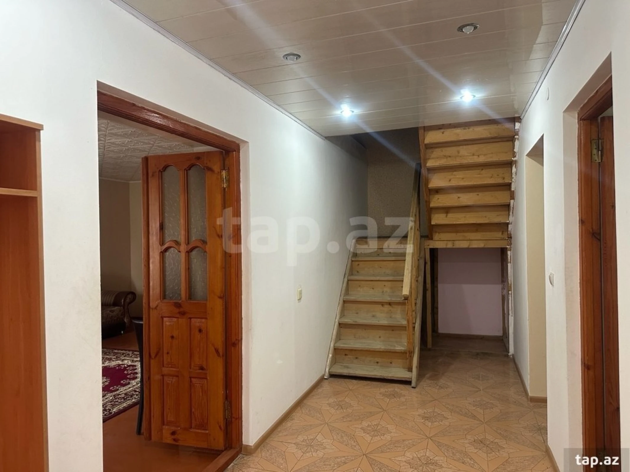 Kirayə verilir 5 otaqlı həyət evi