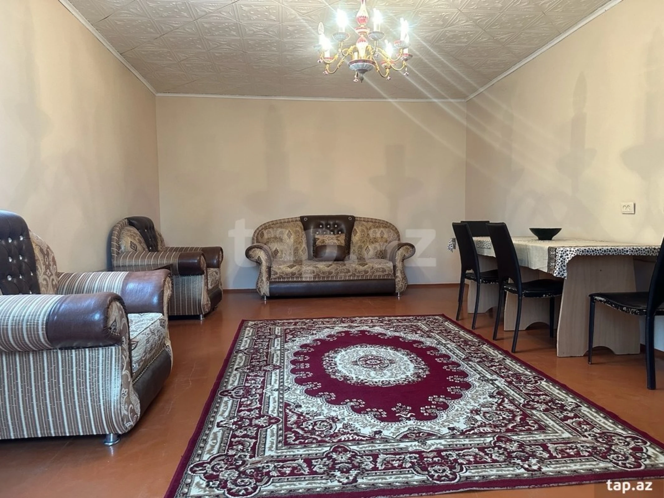 Kirayə verilir 5 otaqlı həyət evi