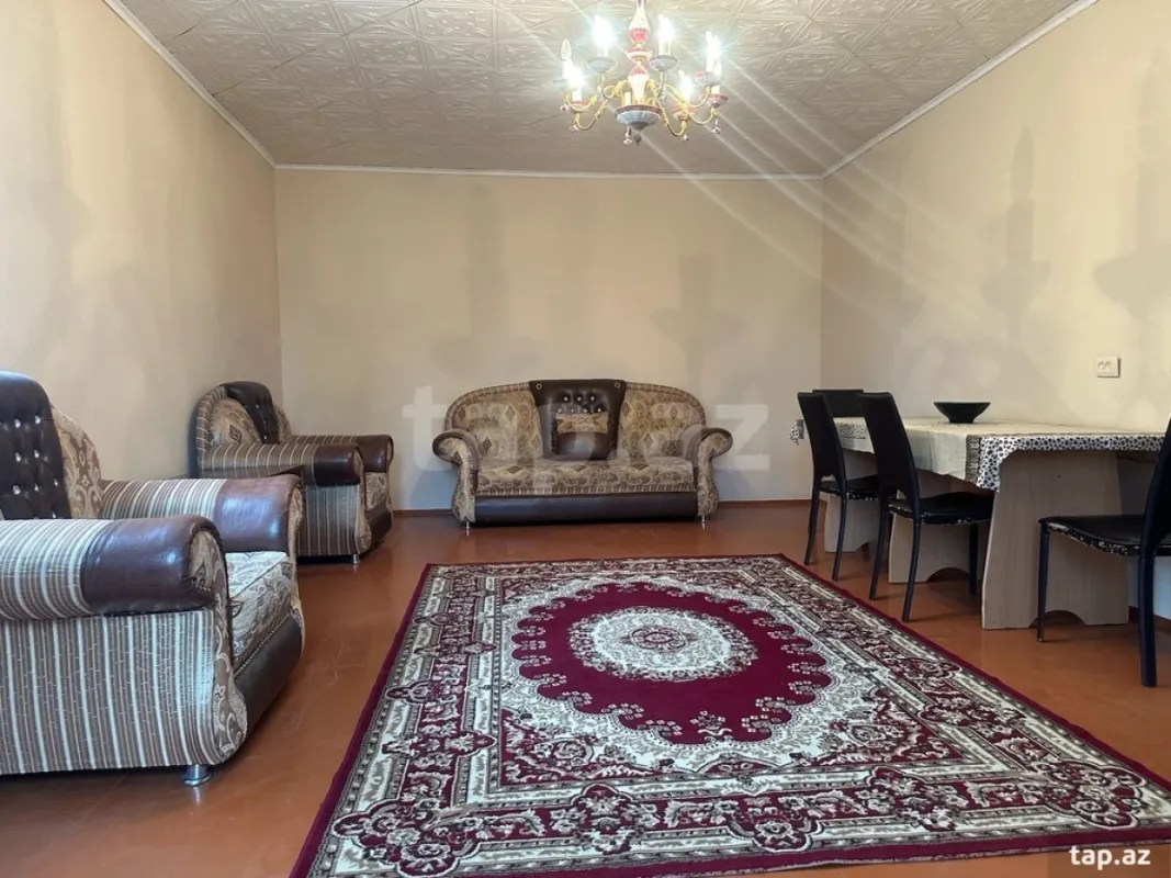 Kirayə verilir 5 otaqlı həyət evi