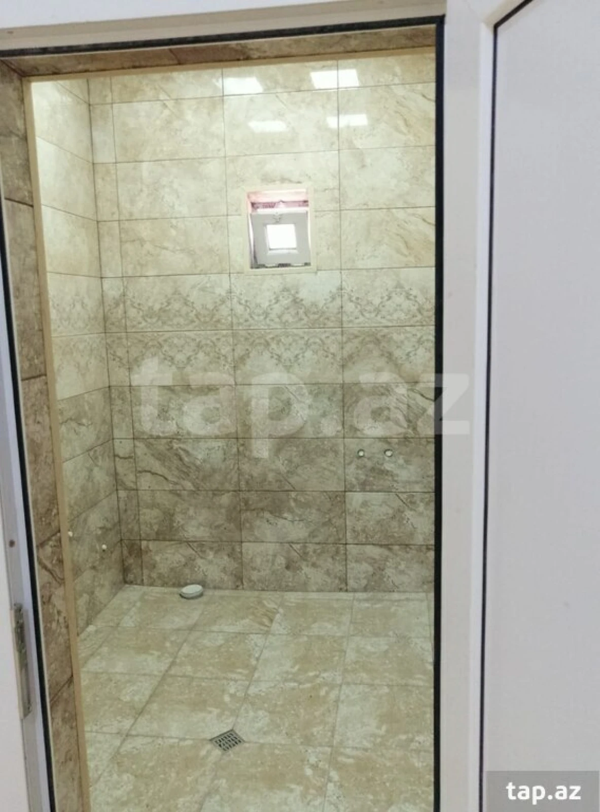 Satılır 7 otaqlı həyət evi 240 m²