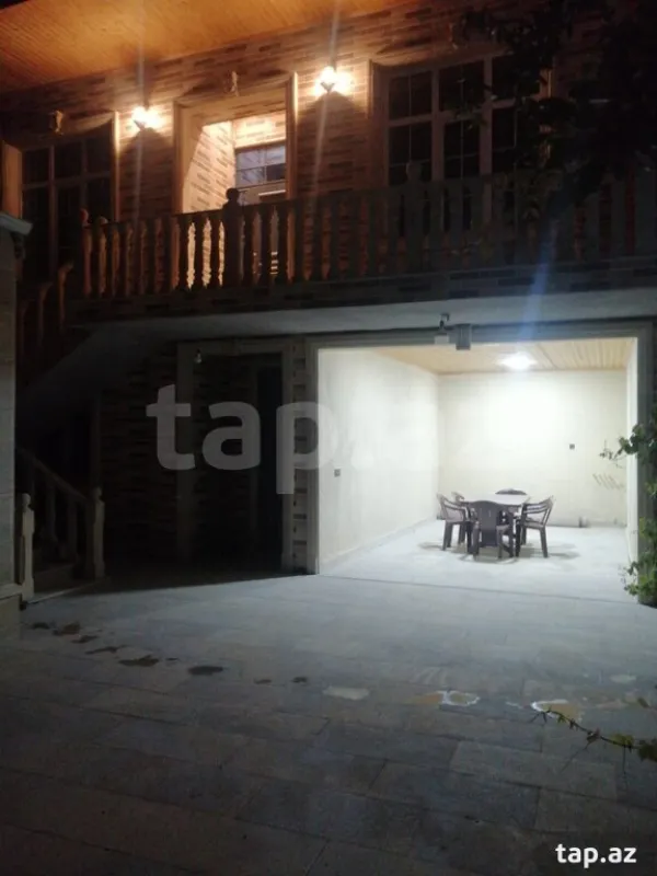 Satılır 7 otaqlı həyət evi 240 m²