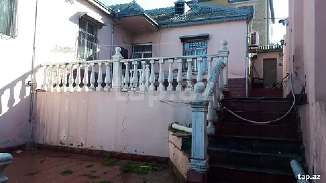 Satılır 4 otaqlı həyət evi 150 m² — Bakı, Badamdar 4 otaq 150.00 m²