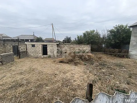 Satılır 4 otaqlı həyət evi