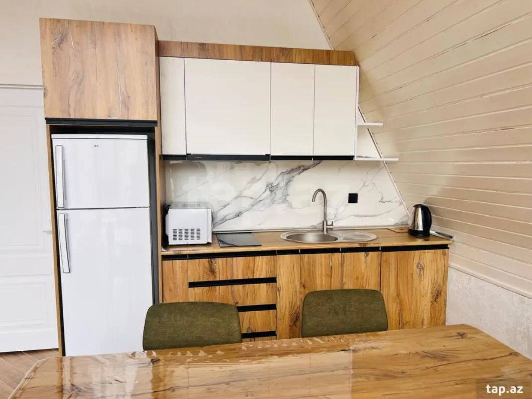 Kirayə verilir 3 otaqlı həyət evi